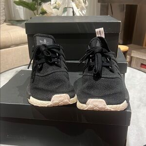 Adidas Black Sneakers Modern Sporty Design